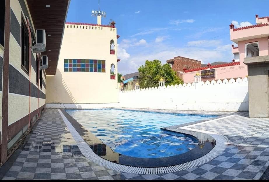 Sr Resort Pushkar Bagian luar foto