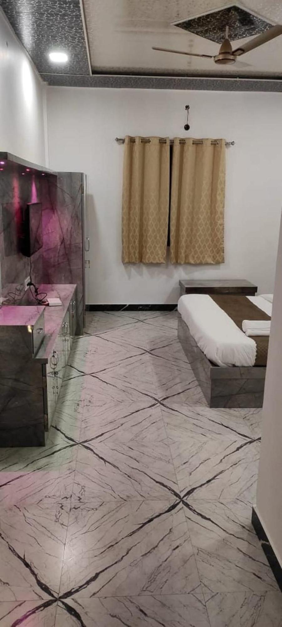 Sr Resort Pushkar Bagian luar foto